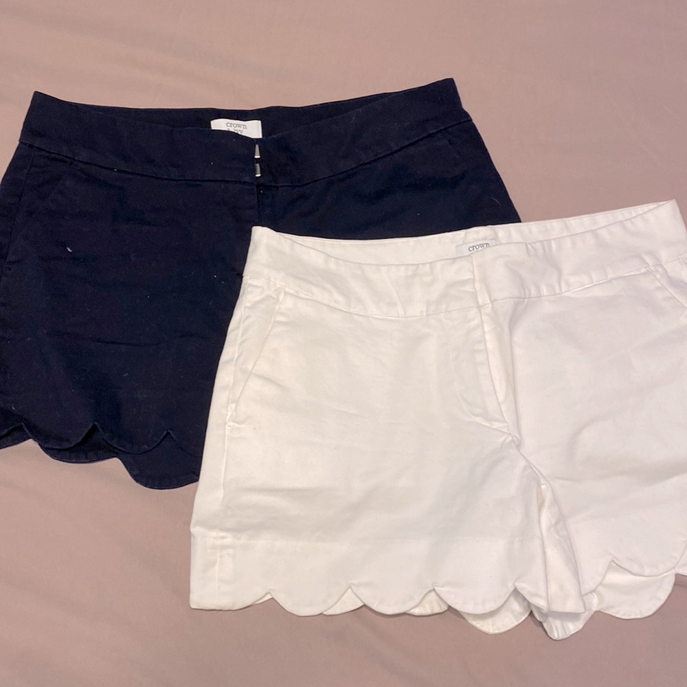 Scalloped crown and Ivy shorts